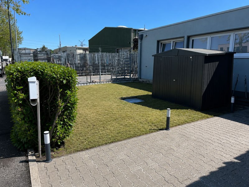 Gepflegte Außenanlage nach der Gartenpflege